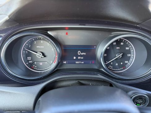 Used 2021 Buick Encore GX Select image 24