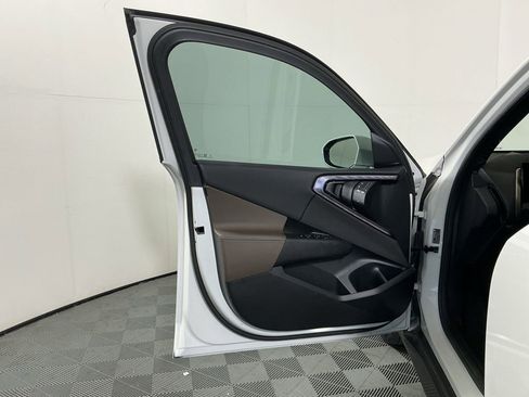 Certified 2025 BMW X3 xDrive30i w/ Premium Package AWD/4WD image 19