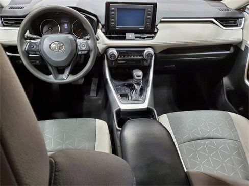 Used 2021 Toyota RAV4 XLE image 20