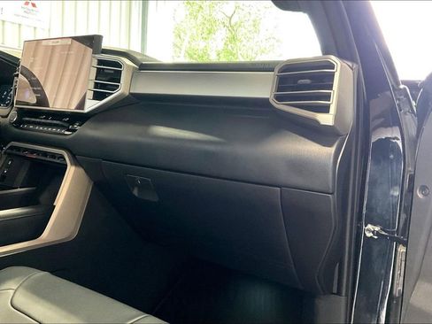 Used 2026 Toyota Tundra Limited AWD/4WD image 22