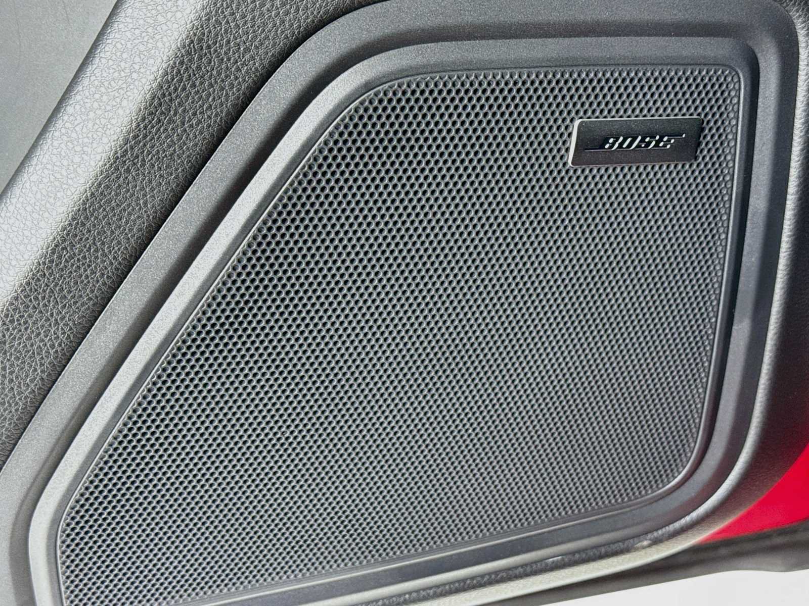 Used 2026 Porsche Macan AWD/4WD image 12