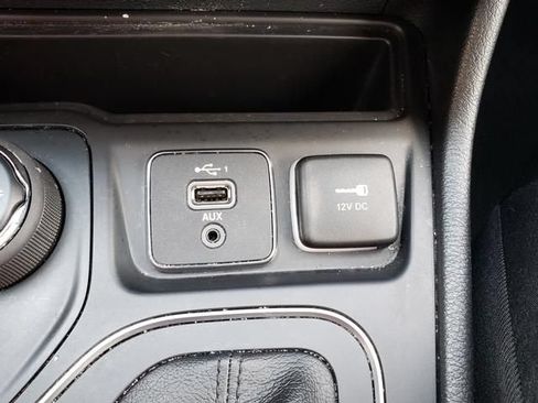 Used 2022 Jeep Cherokee Latitude Lux AWD/4WD image 25