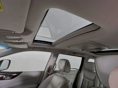 Used 2015 Nissan Quest SL w/ Bose Package FWD image 22