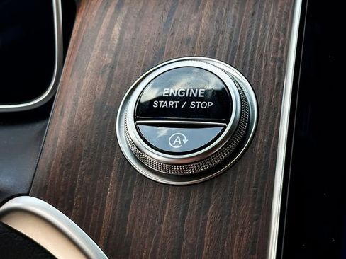 Certified 2025 Mercedes-Benz GLC 300 image 17