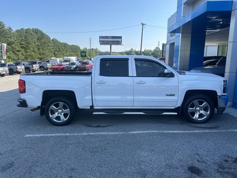 Used 2018 Chevrolet Silverado 1500 LT w/ Texas Edition RWD image 2