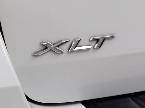 Used 2022 Ford Explorer XLT w/ Equipment Group 202A image 10