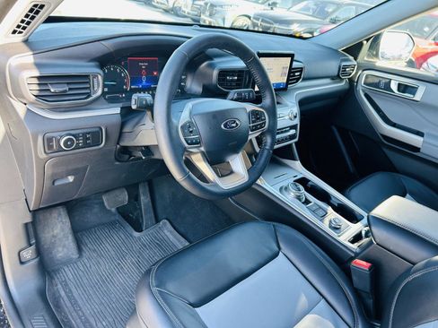 Used 2023 Ford Explorer XLT w/ Equipment Group 202A image 12