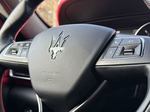 Used 2022 Maserati Levante GT image 27