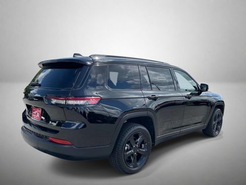 Used 2021 Jeep Grand Cherokee L Laredo RWD image 3