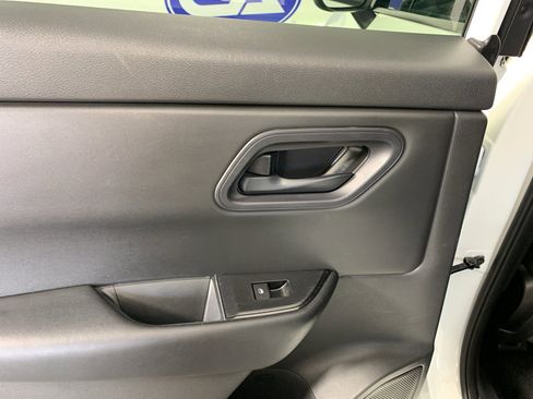 Used 2024 Nissan Rogue S FWD image 29