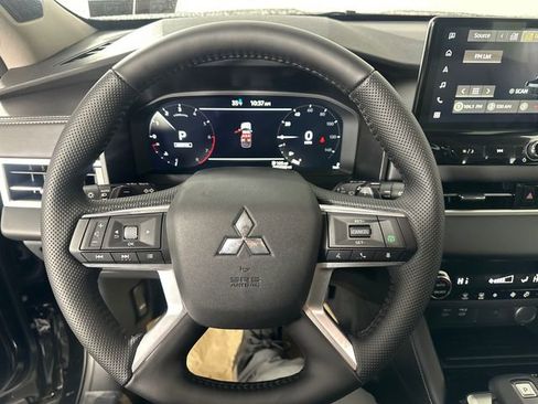 New 2026 Mitsubishi Outlander SE image 27