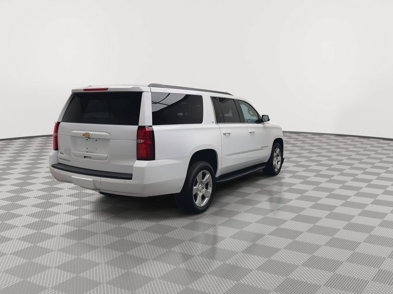 Used 2020 Chevrolet Suburban LT AWD/4WD image 38