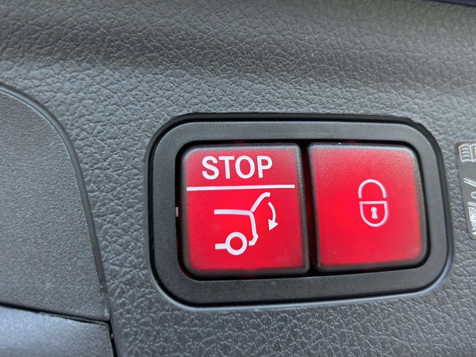 Certified 2025 Mercedes-Benz GLE 350 4MATIC image 11