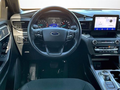 Used 2020 Ford Explorer XLT image 8