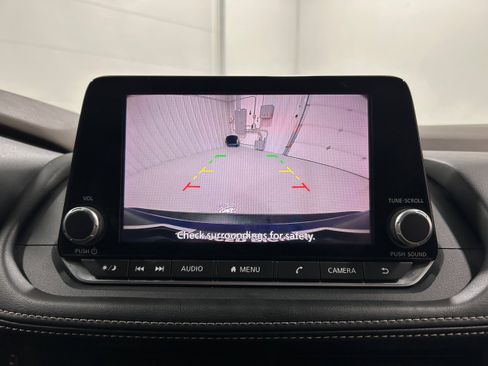 Used 2022 Nissan Rogue S AWD/4WD image 7