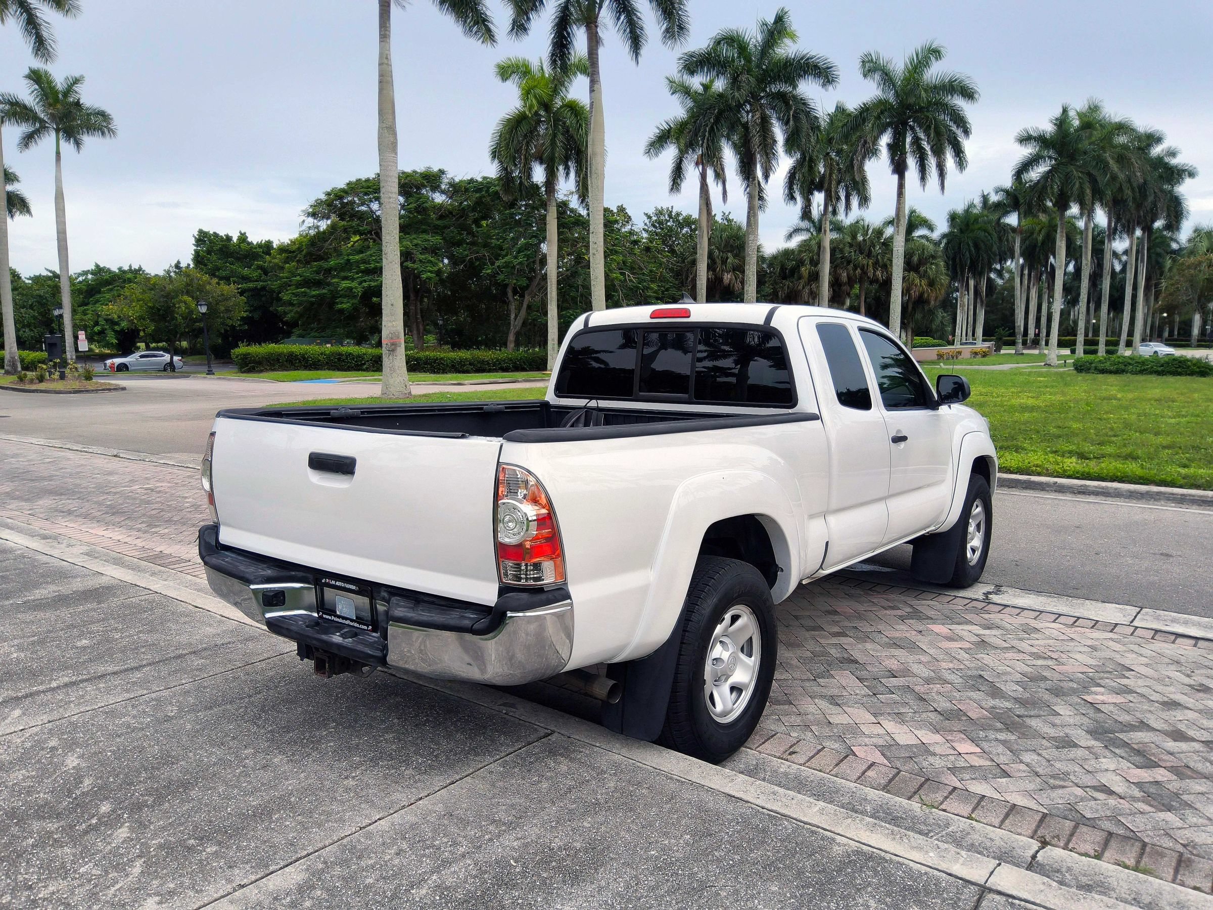 Used 2014 Toyota Tacoma PreRunner w/ SR5 Package RWD image 19
