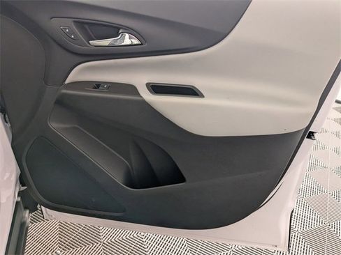 Certified 2024 Chevrolet Equinox LT image 33