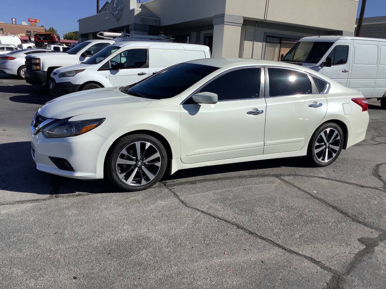 Used 2017 Nissan Altima 3.5 SR FWD image 21