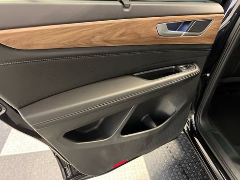Certified 2024 Volkswagen Atlas SE FWD image 18
