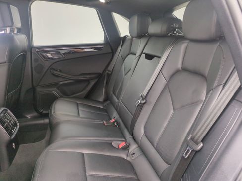Certified 2026 Porsche Macan AWD/4WD image 16