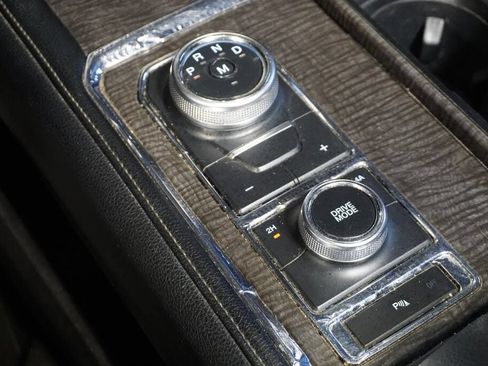 Used 2019 Ford Expedition Limited AWD/4WD image 16