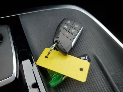 Certified 2025 Buick Enclave Sport Touring w/ Super Cruise Package image 18