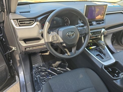 Used 2025 Toyota RAV4 XLE w/ Convenience Package image 17
