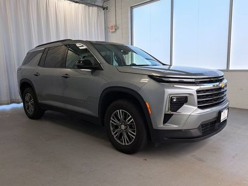 Used 2024 Chevrolet Traverse LT AWD/4WD image 4