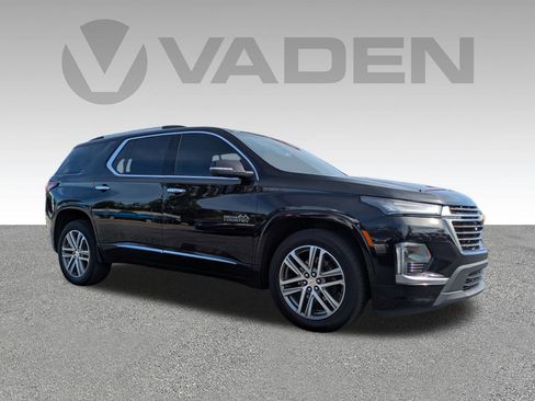 Used 2023 Chevrolet Traverse High Country image 3