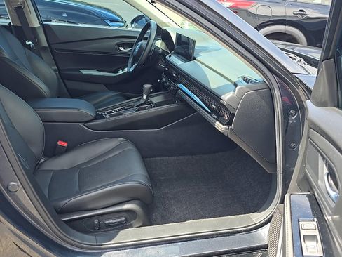 Used 2024 Honda Accord Touring image 12