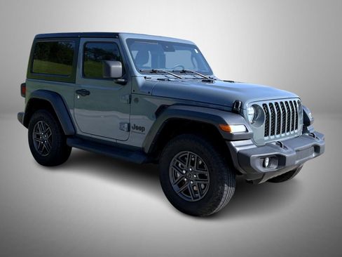 Used 2024 Jeep Wrangler Sport AWD/4WD image 3