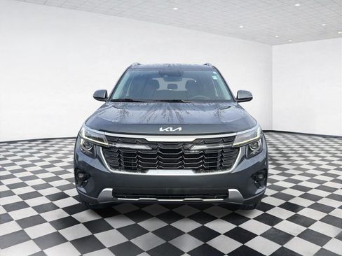 Used 2024 Kia Seltos EX FWD image 2