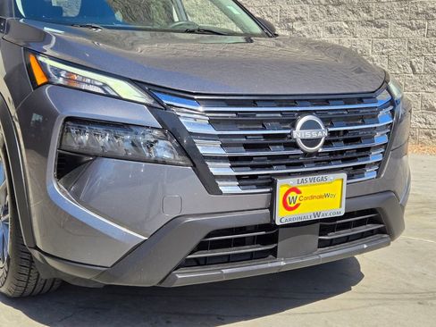 Used 2024 Nissan Rogue S AWD/4WD image 7