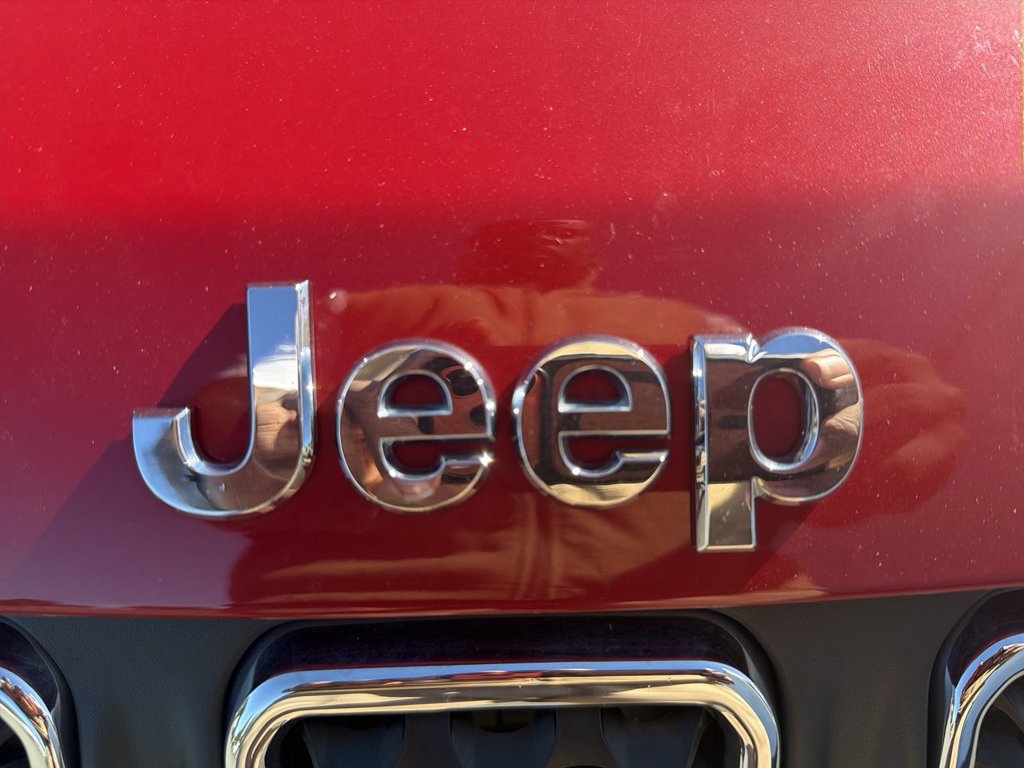 Used 2023 Jeep Compass Latitude w/ Convenience Group AWD/4WD image 27