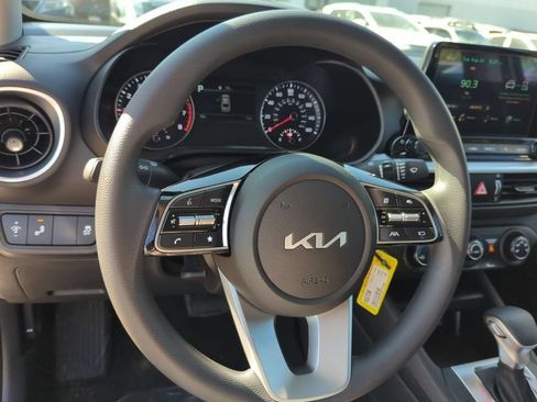 Used 2024 Kia Forte LXS w/ LXS Technology Package FWD image 10
