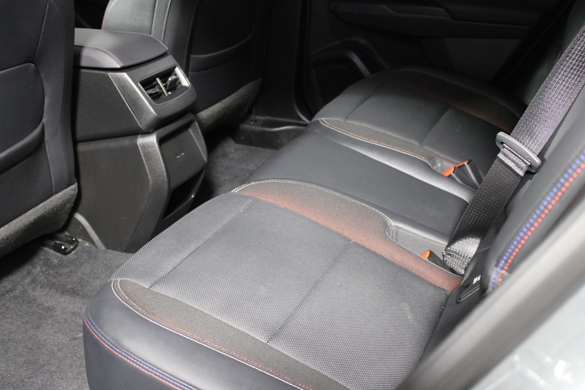 Used 2024 Chevrolet Equinox EV RS FWD image 24
