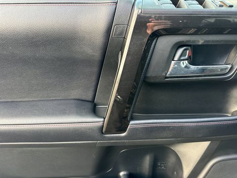 Used 2019 Toyota 4Runner TRD Off-Road image 10