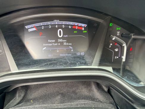 Used 2018 Honda CR-V Touring image 2