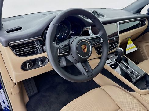 New 2026 Porsche Macan image 4