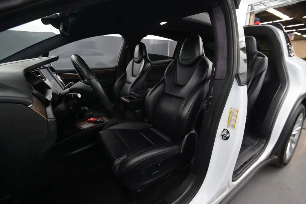 Used 2020 Tesla Model X Long Range AWD/4WD image 38