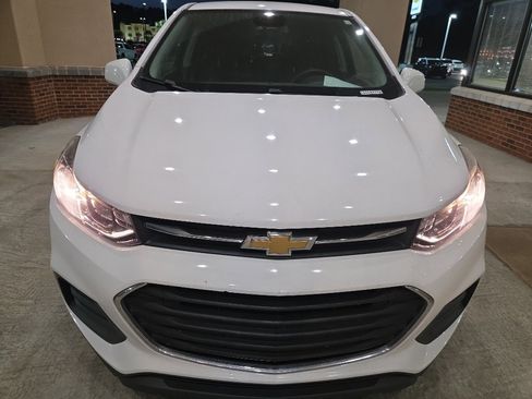 Used 2020 Chevrolet Trax LS w/ Tint and Cruise Package image 9