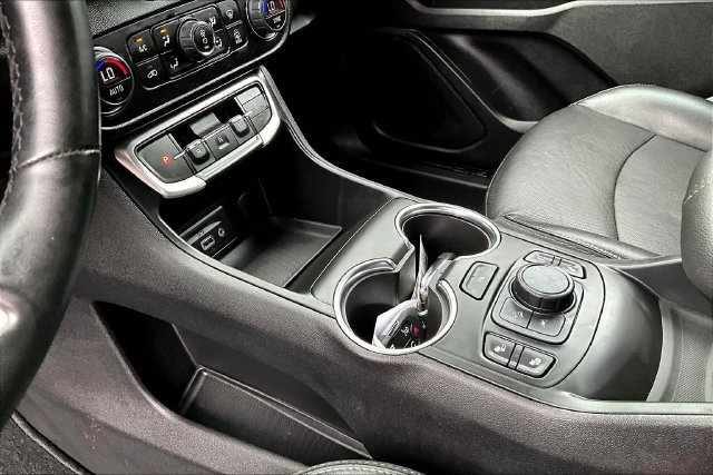 Used 2023 GMC Terrain SLT w/ Tech Package AWD/4WD image 18