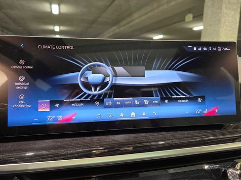 New 2026 BMW X7 xDrive40i w/ Executive Package image 16