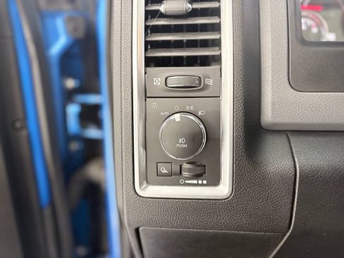 Used 2020 RAM 1500 Warlock AWD/4WD image 25