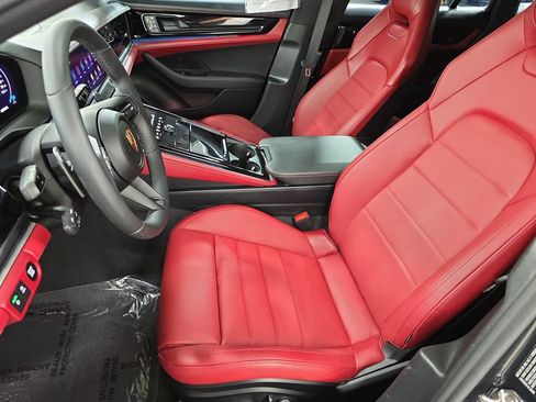 Certified 2026 Porsche Panamera RWD image 5