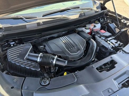 Used 2024 Chevrolet Traverse LT image 30