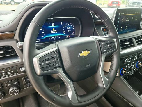 Used 2023 Chevrolet Suburban Premier w/ Premium Package AWD/4WD image 9
