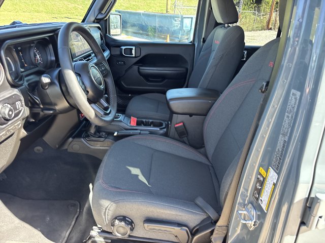 Used 2026 Jeep Wrangler Unlimited Rubicon AWD/4WD image 15