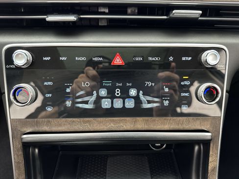 Certified 2026 Genesis GV80 3.5T Advanced AWD/4WD image 19