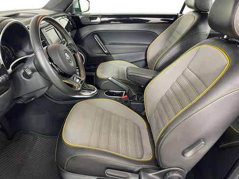 Used 2017 Volkswagen Beetle 1.8T Dune image 2